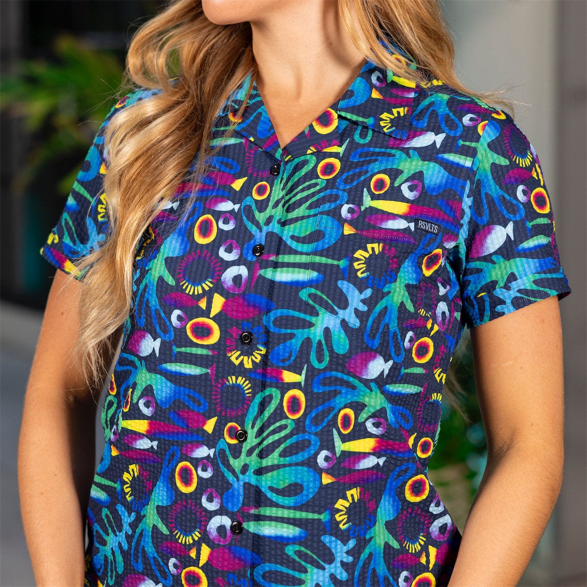 Rad Reef – Women's Stretch Seersucker Short Sleeve Shirt - Image 3