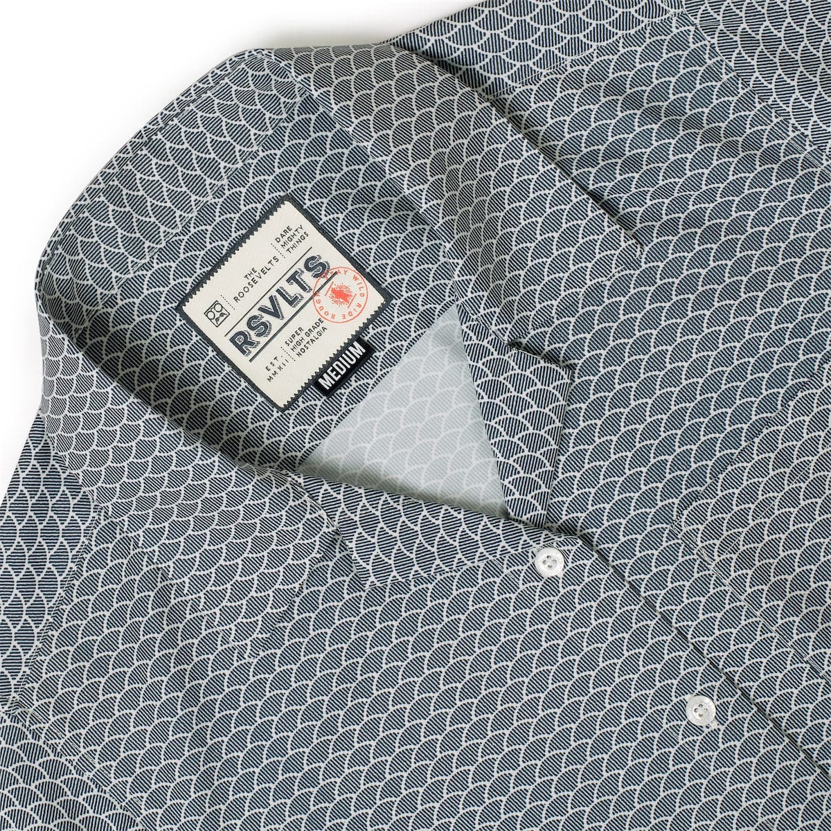 The Seaside – Women's KUNUFLEX Short Sleeve Shirt - Image 3